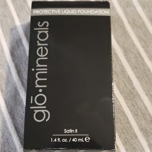 Beige light Glo minerals liquid foundation